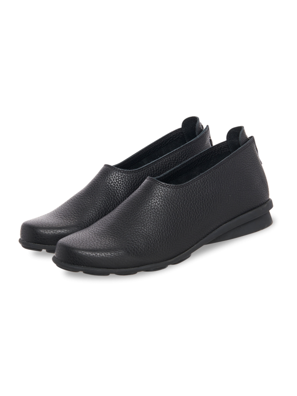 Denako slip on